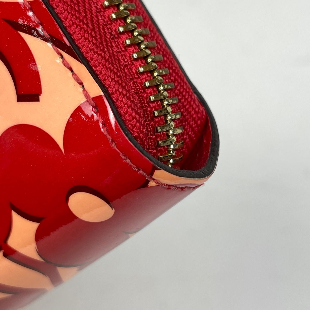 Louis Vuitton Zippy Wallet Vernis Sweet Monogram Pomme D'amour — view 3