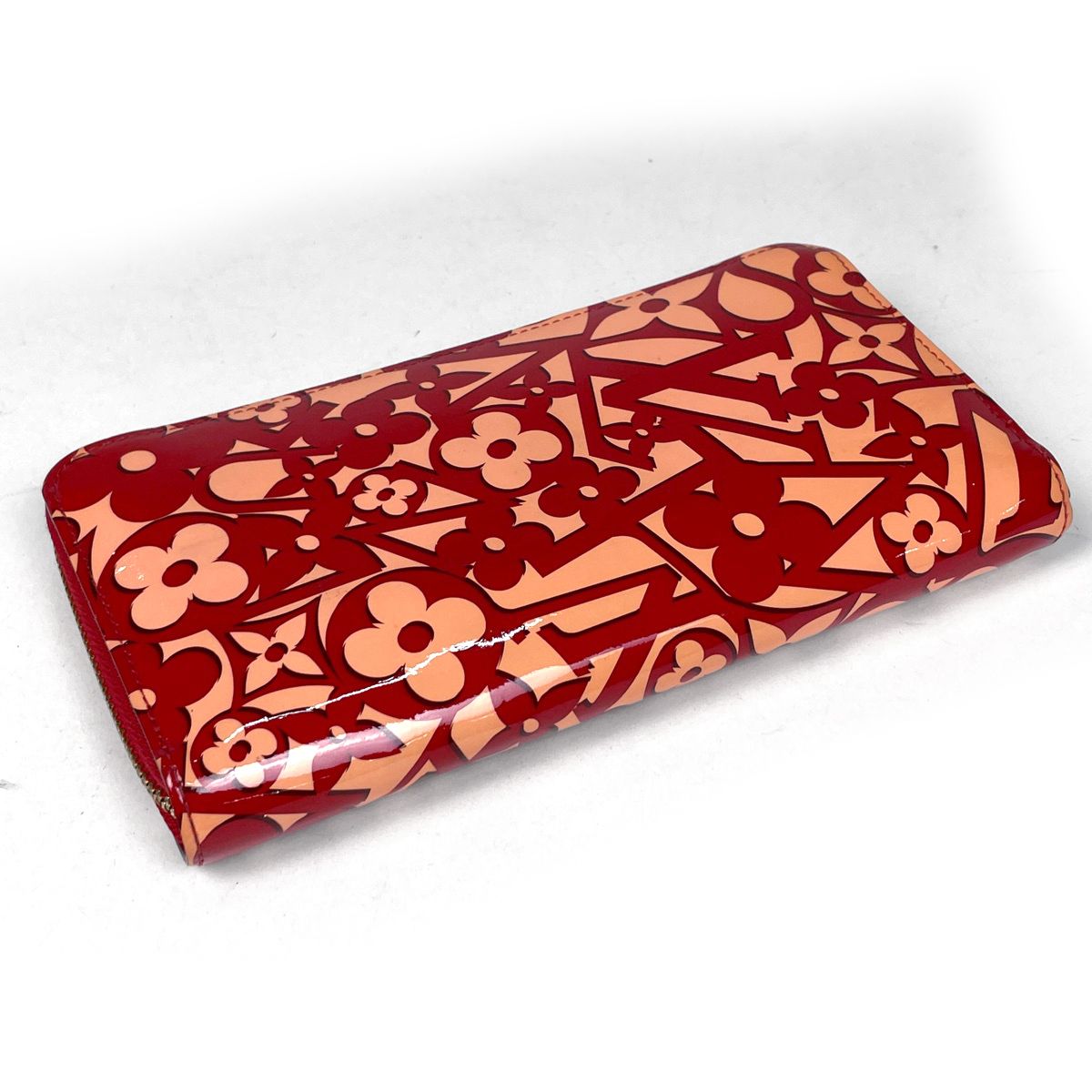 Louis Vuitton Zippy Wallet Vernis Sweet Monogram Pomme D'amour — view 2