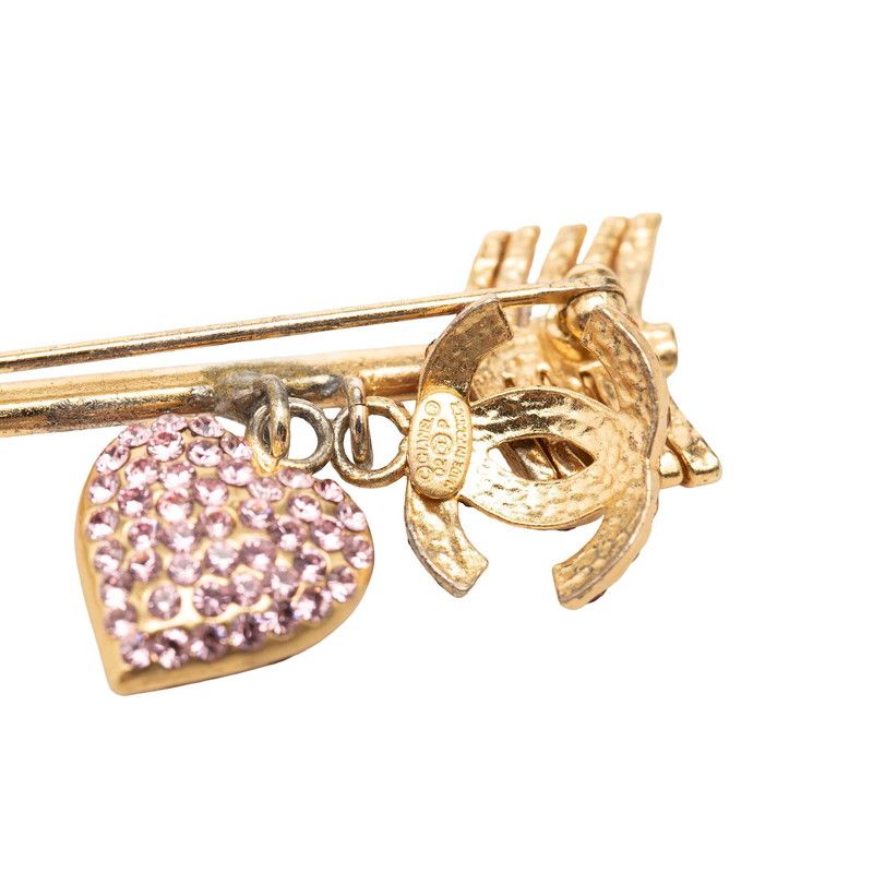 Chanel 02P CC Logo Heart Arrow Motif Brooch Gold Purple Pink Plated Rhinestone — view 3
