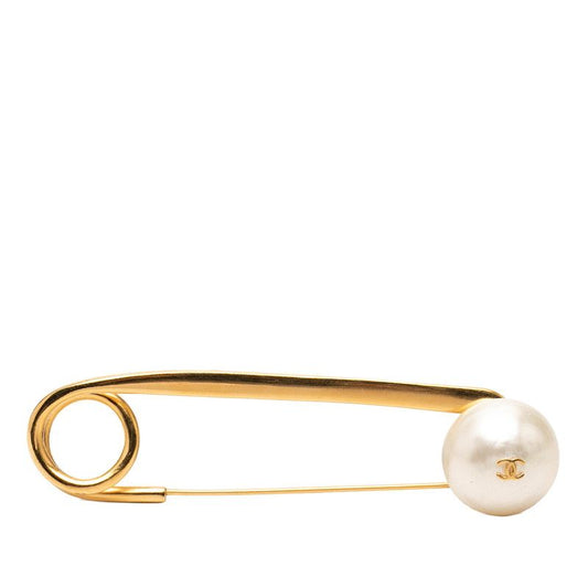 Chanel 97P CC Logo Vintage Brooch Safety Pin Gold Plated Faux Pearl