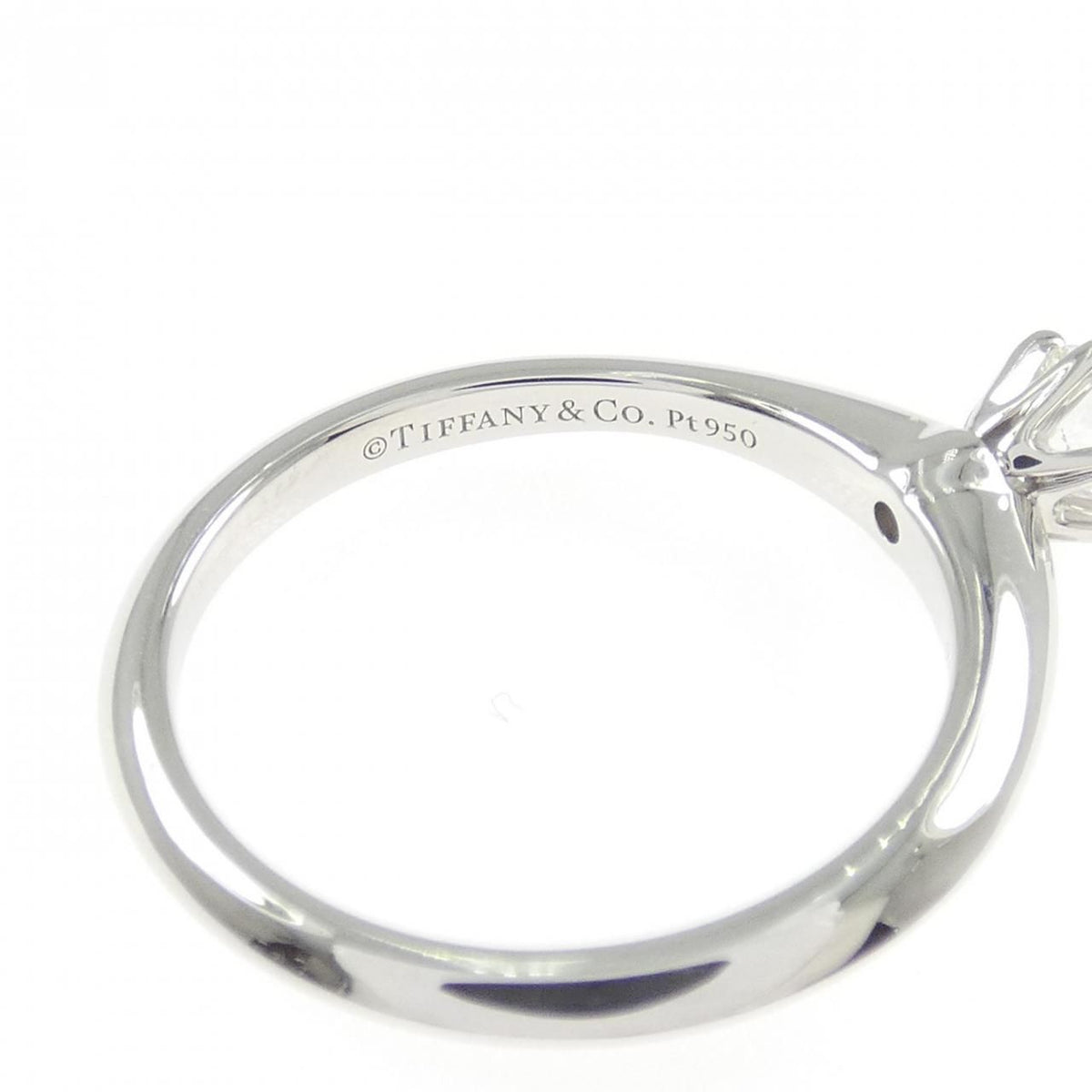 Tiffany & Co Classic Solitaire Ring — view 4