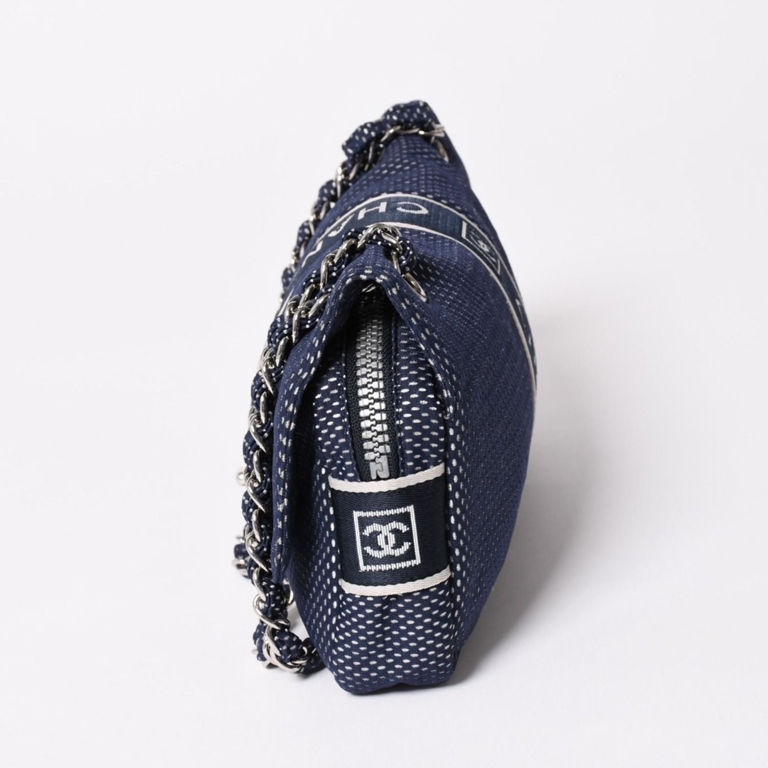 Chanel Sports Line Mesh Chain Shoulder Bag Fabric CC Logo CC Turnlock Navy — view 4