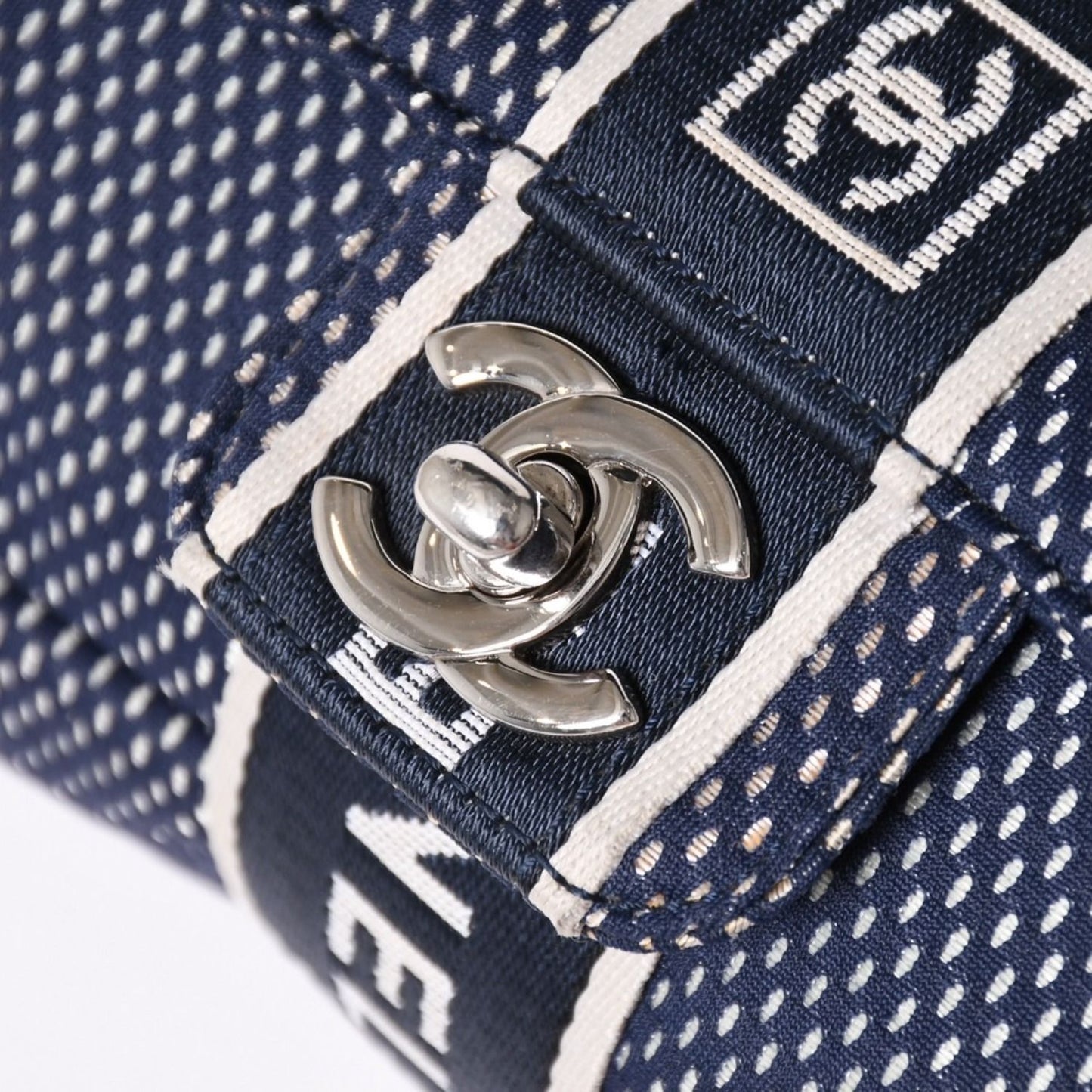 Chanel Sports Line Mesh Chain Shoulder Bag Fabric CC Logo CC Turnlock Navy — view 6