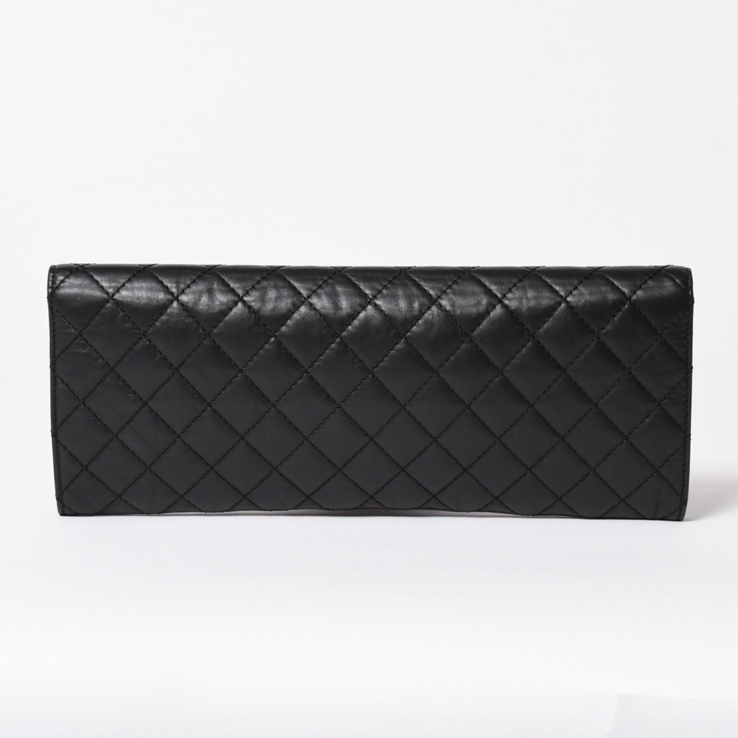 Chanel Metiers D'art Collection Clutch CC Logo Aged Calfskin Black — view 2