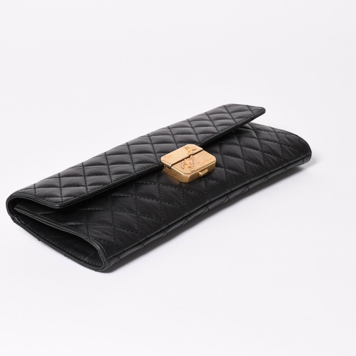 Chanel Metiers D'art Collection Clutch CC Logo Aged Calfskin Black — view 7
