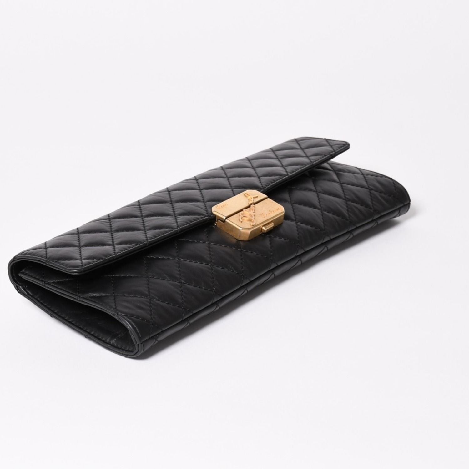 Chanel Metiers D'art Collection Clutch CC Logo Aged Calfskin Black — view 7