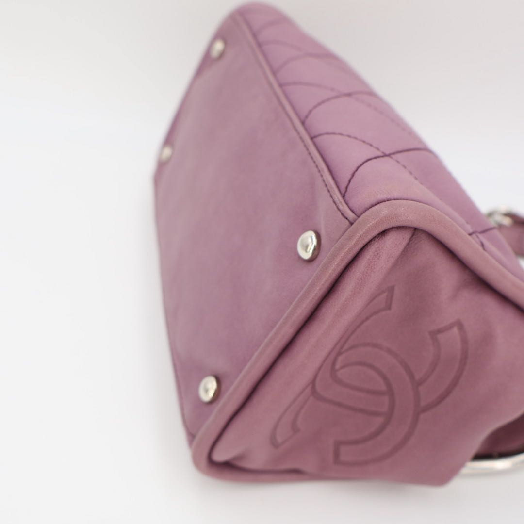 Chanel CC Logo Handbag Quilted Leather — view 6