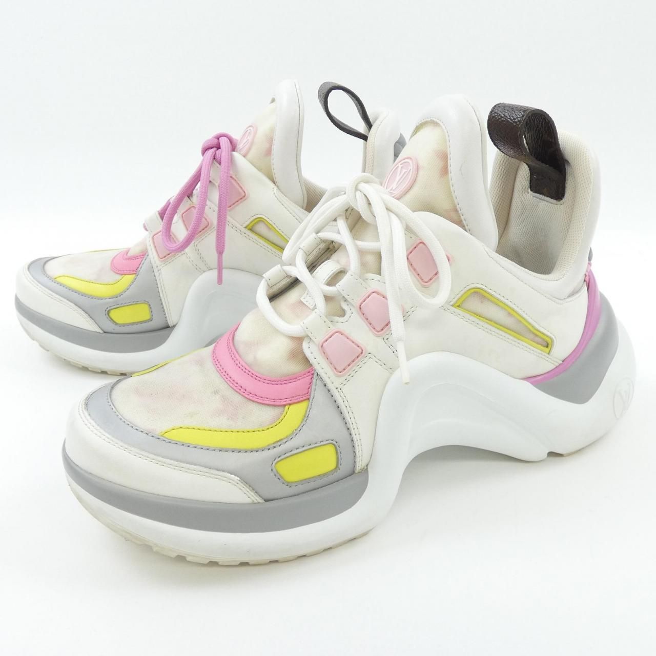 Louis Vuitton Sneakers White — view 3