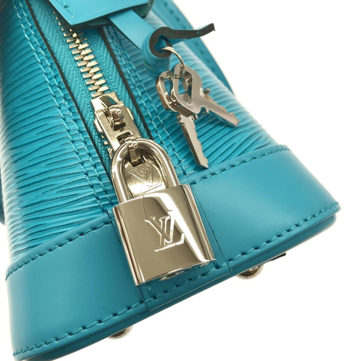 Louis Vuitton Epi Alma BB — view 4