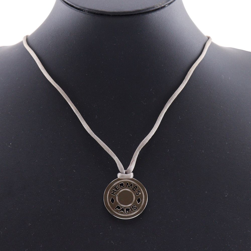 Hermes Sellier Medallion Silk Code Bijouterie Fantaisie Metal Gray Necklace — view 2