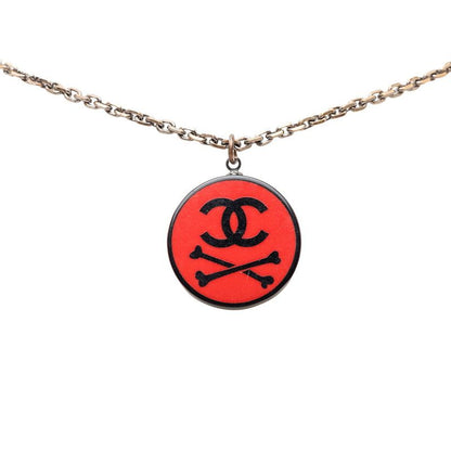 Chanel CC Logo Bone Motif Chain Pendant 03 Black Red Plated Plastic — view 2