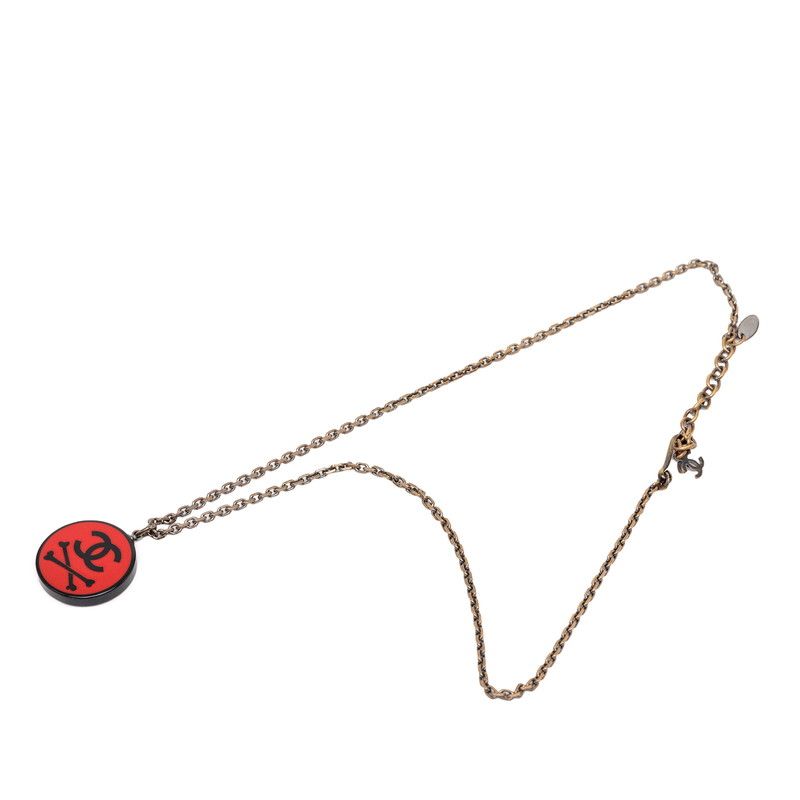 Chanel CC Logo Bone Motif Chain Pendant 03 Black Red Plated Plastic — view 3