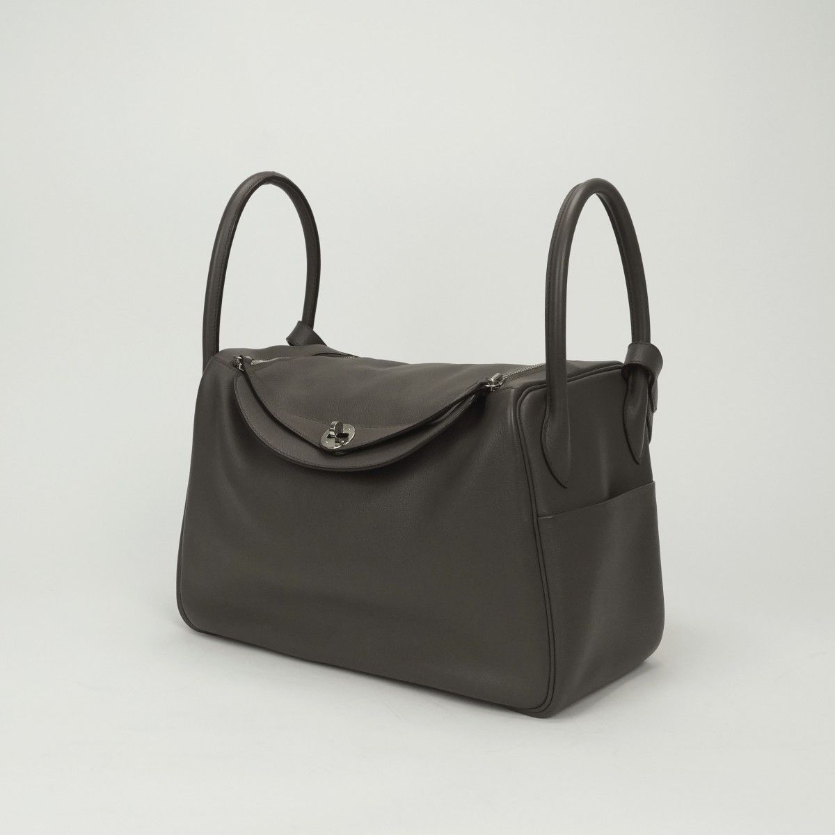 Hermes Lindy 34 Tote Shoulder Bag Color Etain Gray Silver — view 2