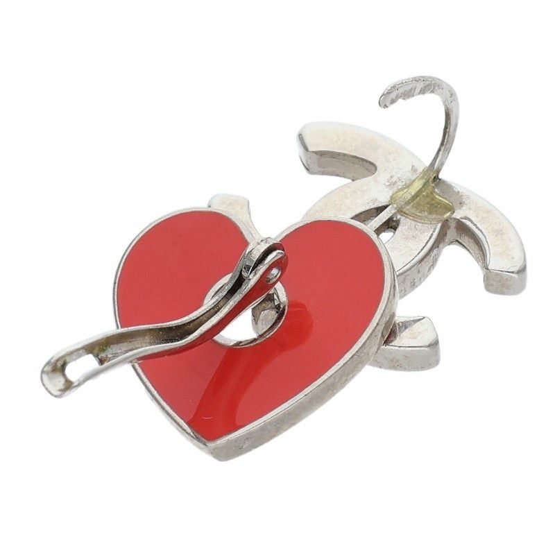 Chanel CC Logo Heart Motif Single Earring — view 3
