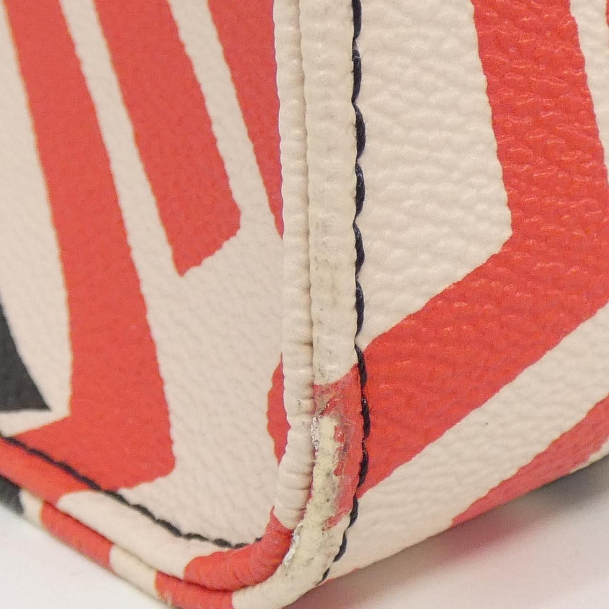 Louis Vuitton LV Crafty On The Go GM — view 4