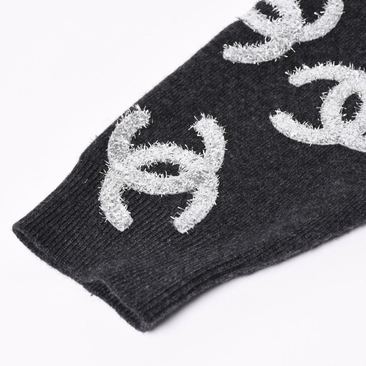 Chanel Cashmere Knit Cardigan CC Logo Glitter Charcoal 38 — view 7
