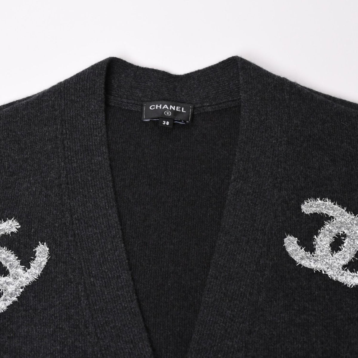 Chanel Cashmere Knit Cardigan CC Logo Glitter Charcoal 38 — view 3