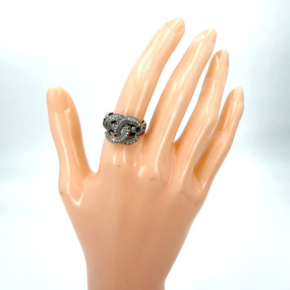 Chanel Ring CC Logo Rhinestone 14K — view 2