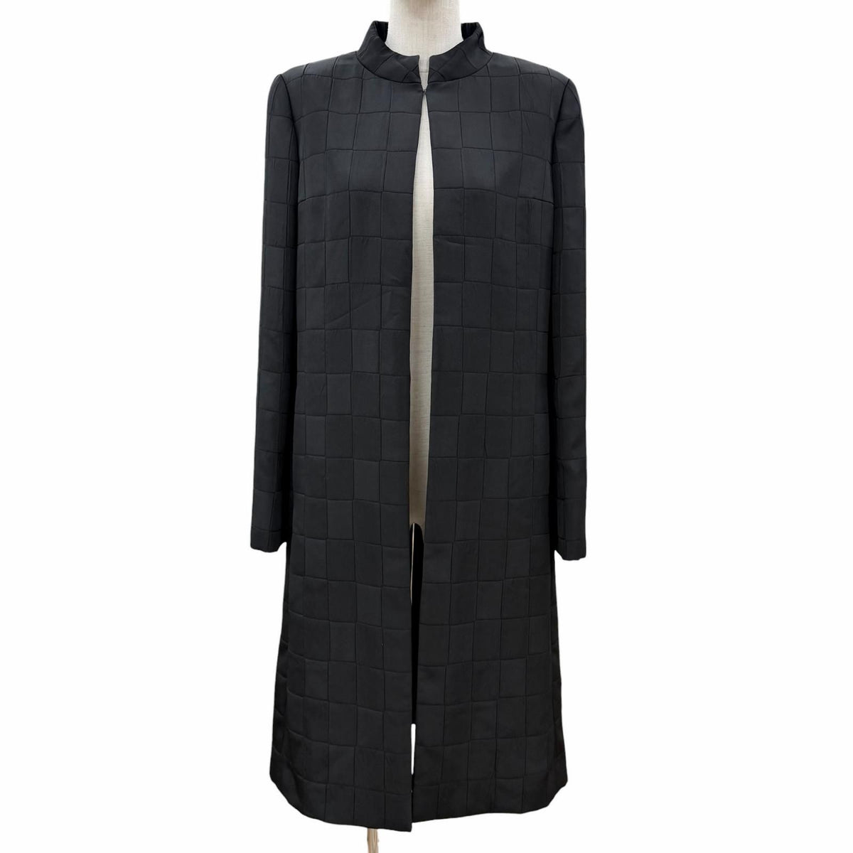 Chanel 00A Vintage Lining 100% Silk Sleeves with CC Logo Stand Collar Long Coat