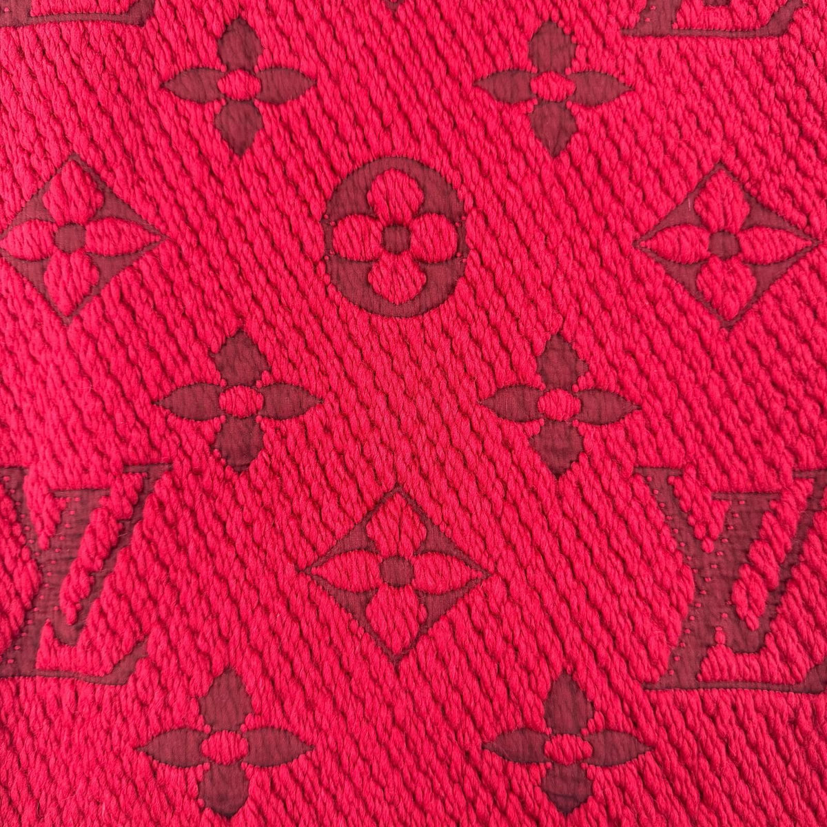Louis Vuitton Echarpe Logomania Wool Silk Ruby Scarf With Fringe — view 4