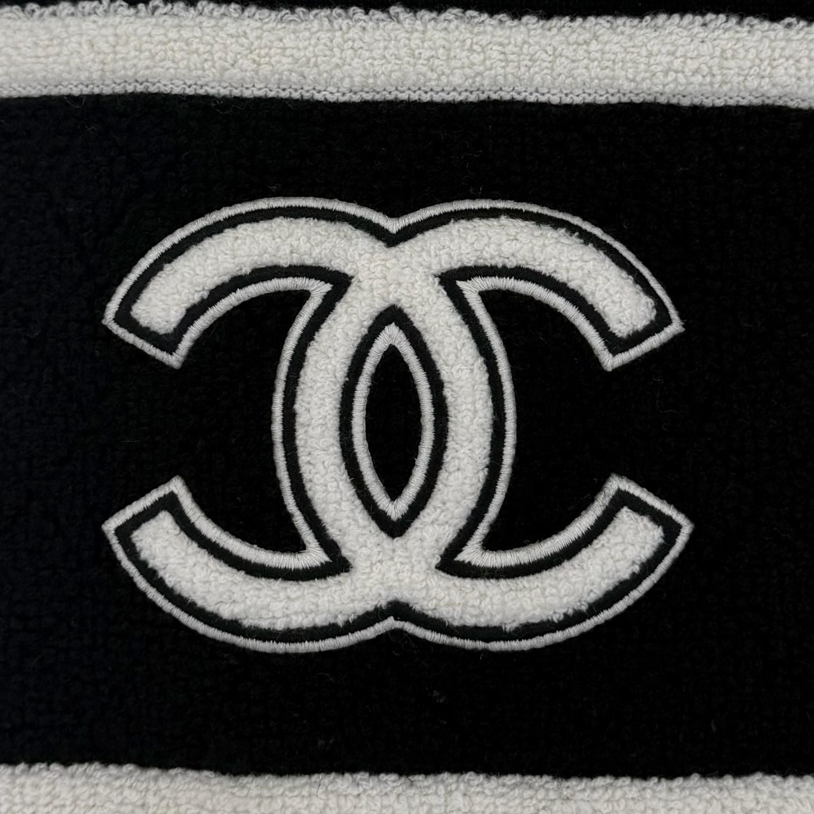 Chanel Cashmere Quilted CC Logo Large Shawl Scarf Black White — view 6