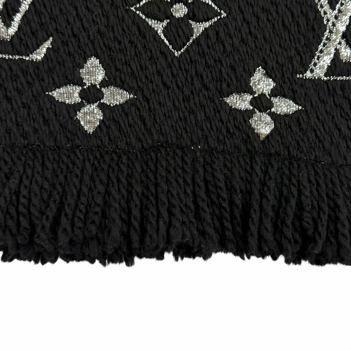 Louis Vuitton Echarpe Logomania Shine Wool Silk Blend Scarf With Fringe Black — view 4