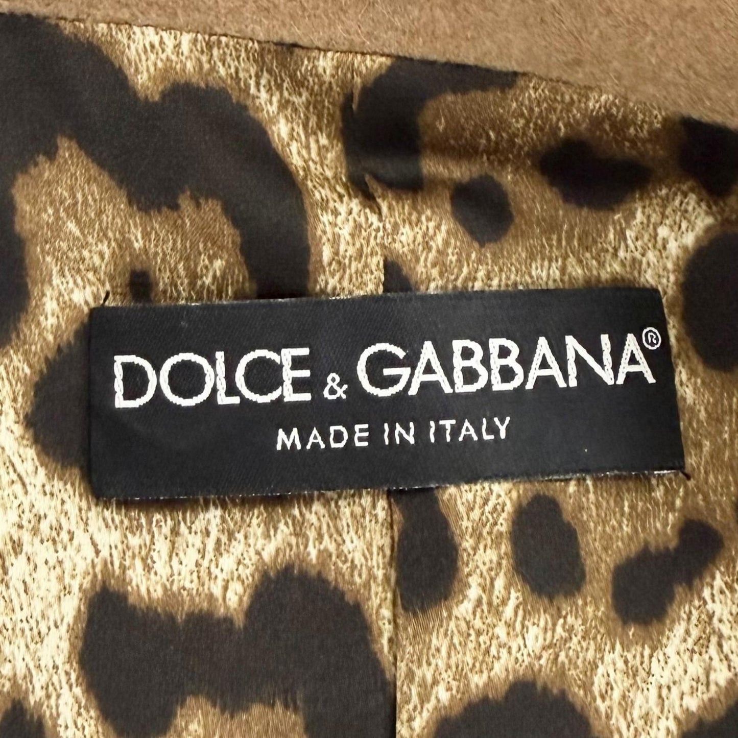 Dolce & Gabbana Black Tag 100% Camel Lining Leopard DG Logo Button Single Long — view 7