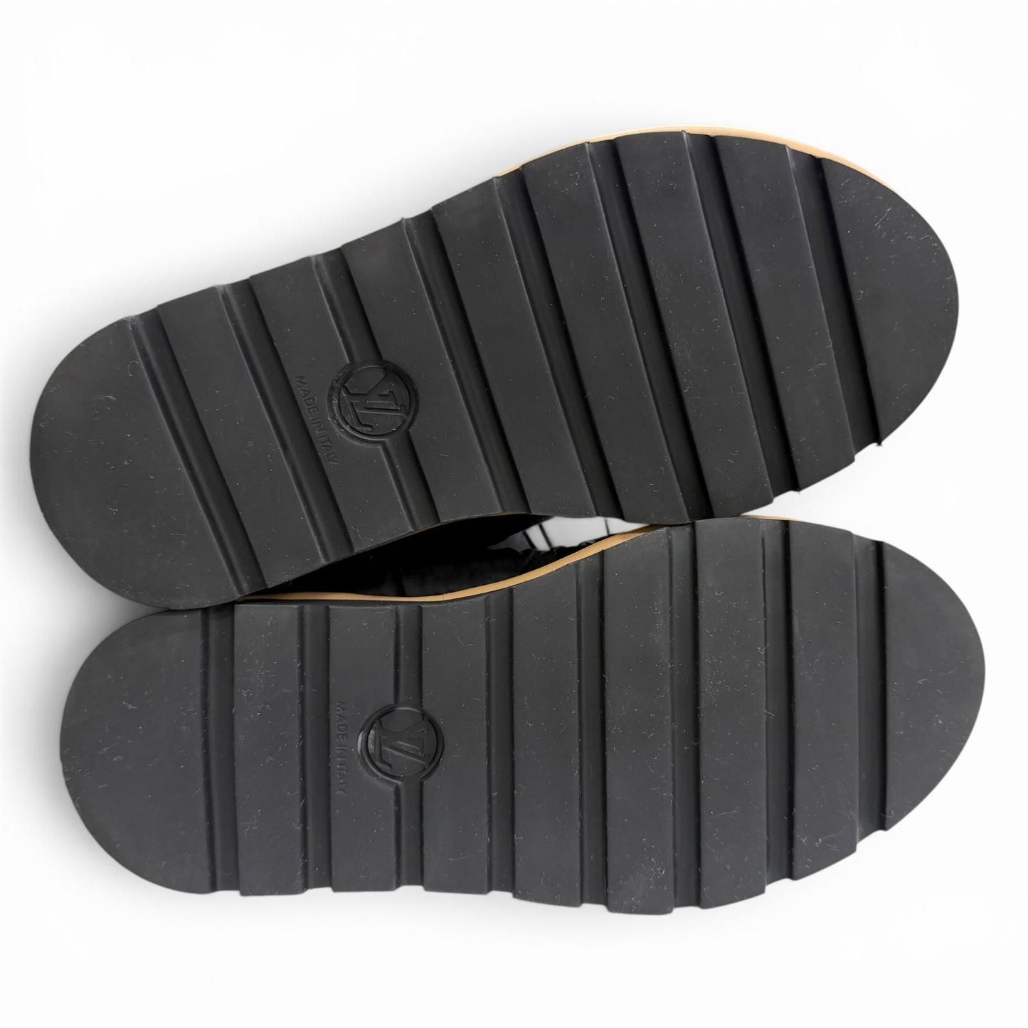 Louis Vuitton Pillow Line Monogram Snow Boots Short Black — view 7