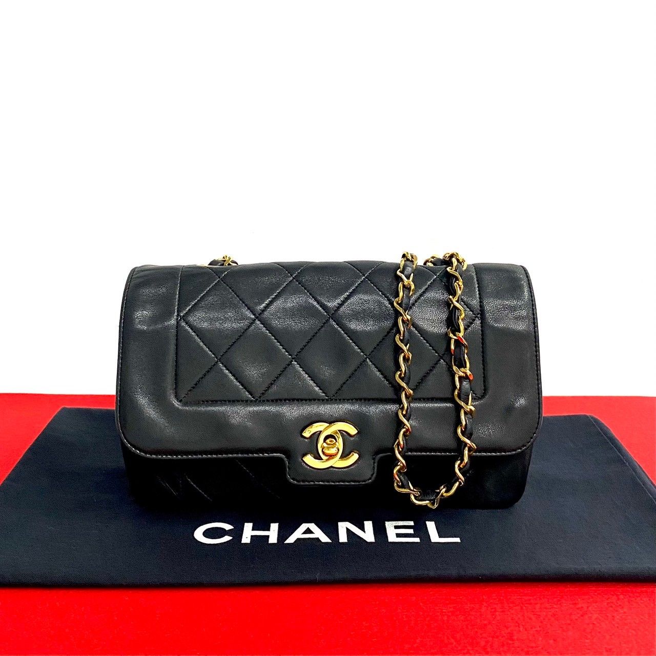 Chanel Vintage Quilted CC Logo Lambskin Leather Chain Shoulder Bag Black