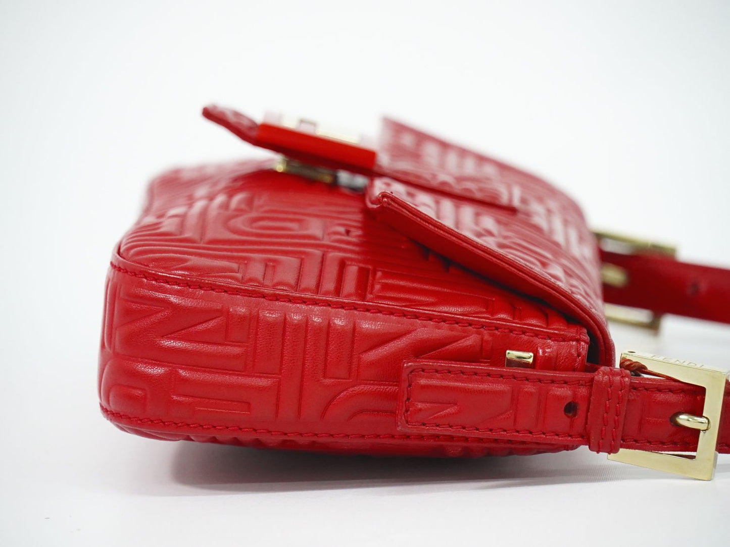 Fendi Mamma Bucket Shoulder Bag Leather — view 4