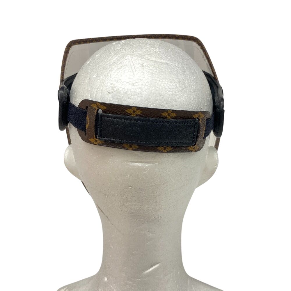 Louis Vuitton Beige LV Shield Face Transparent Shoulder Bag — view 5