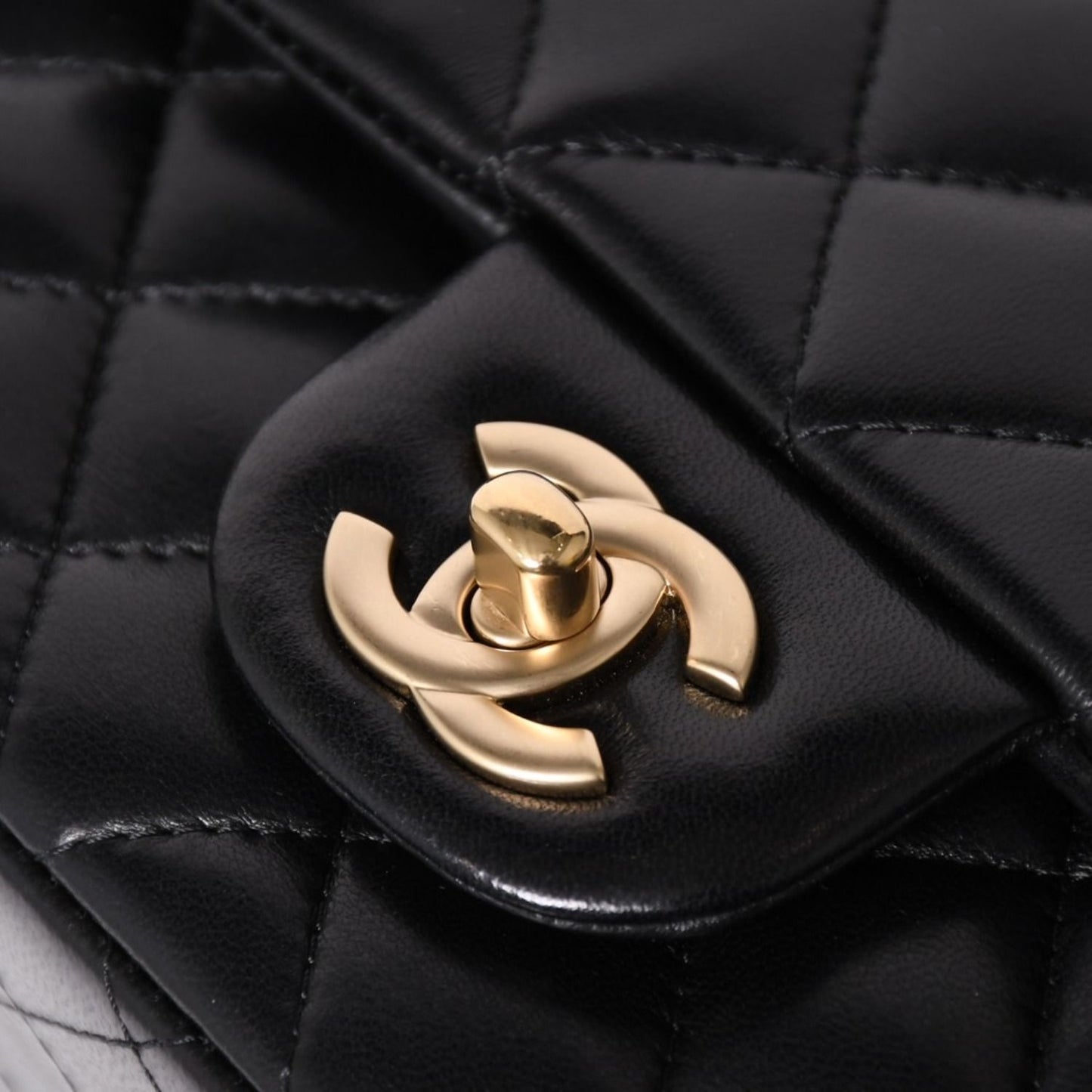 Chanel Mini Quilted 17 S Flap S Chain Shoulder Bag CC Logo Lambskin Black — view 6
