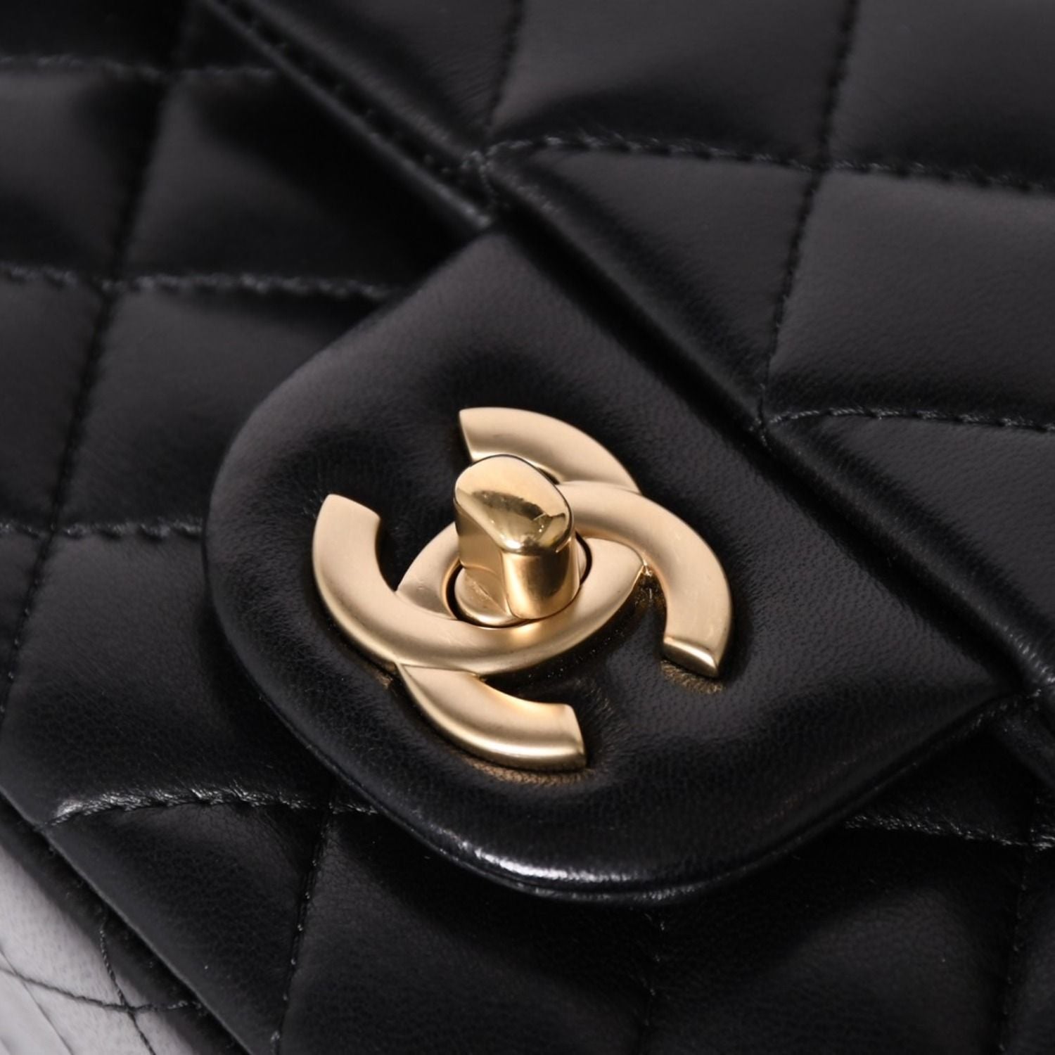 Chanel Mini Quilted 17 S Flap S Chain Shoulder Bag CC Logo Lambskin Black — view 6