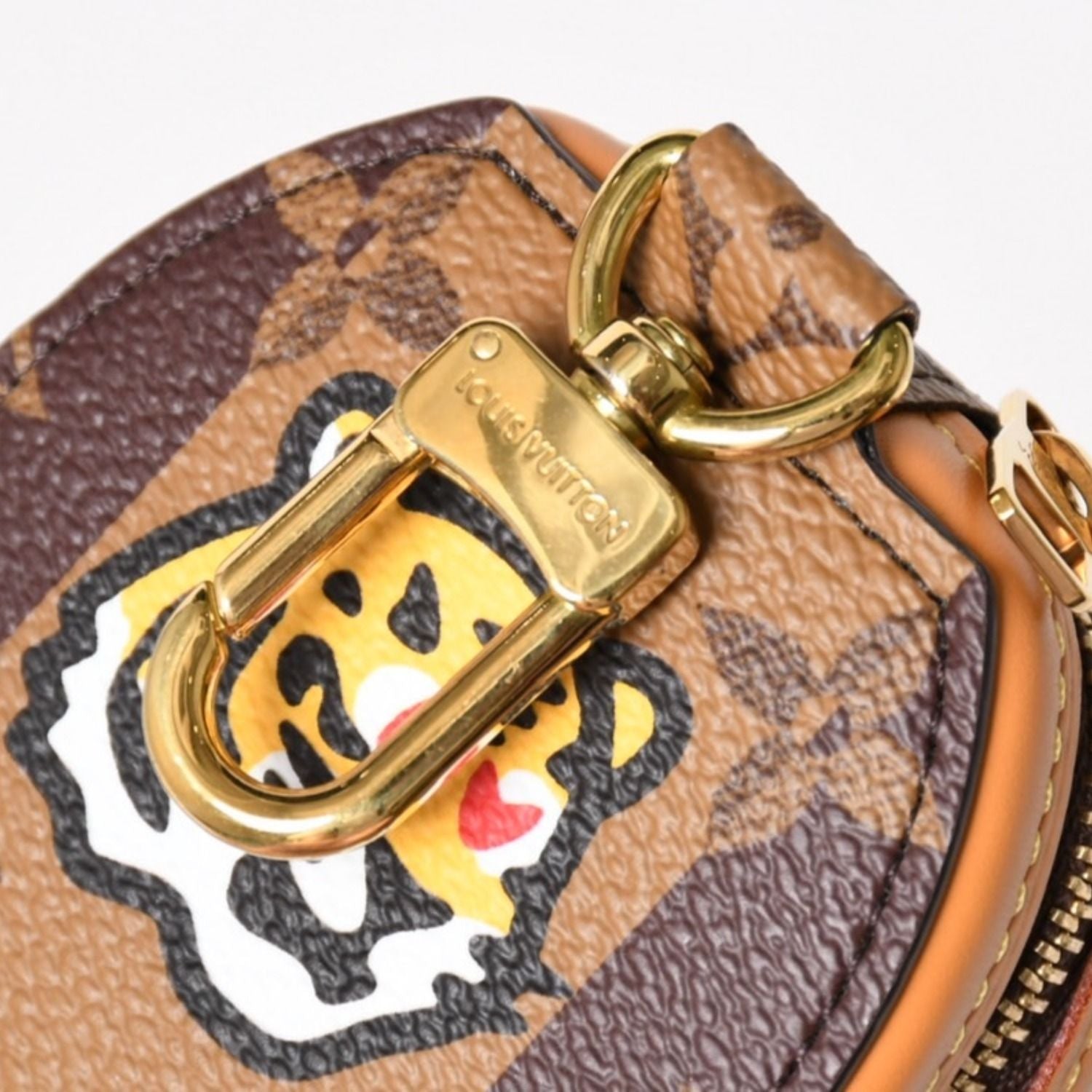 Louis Vuitton NIGO Earphones Pouch Monogram Stripe Brown — view 7