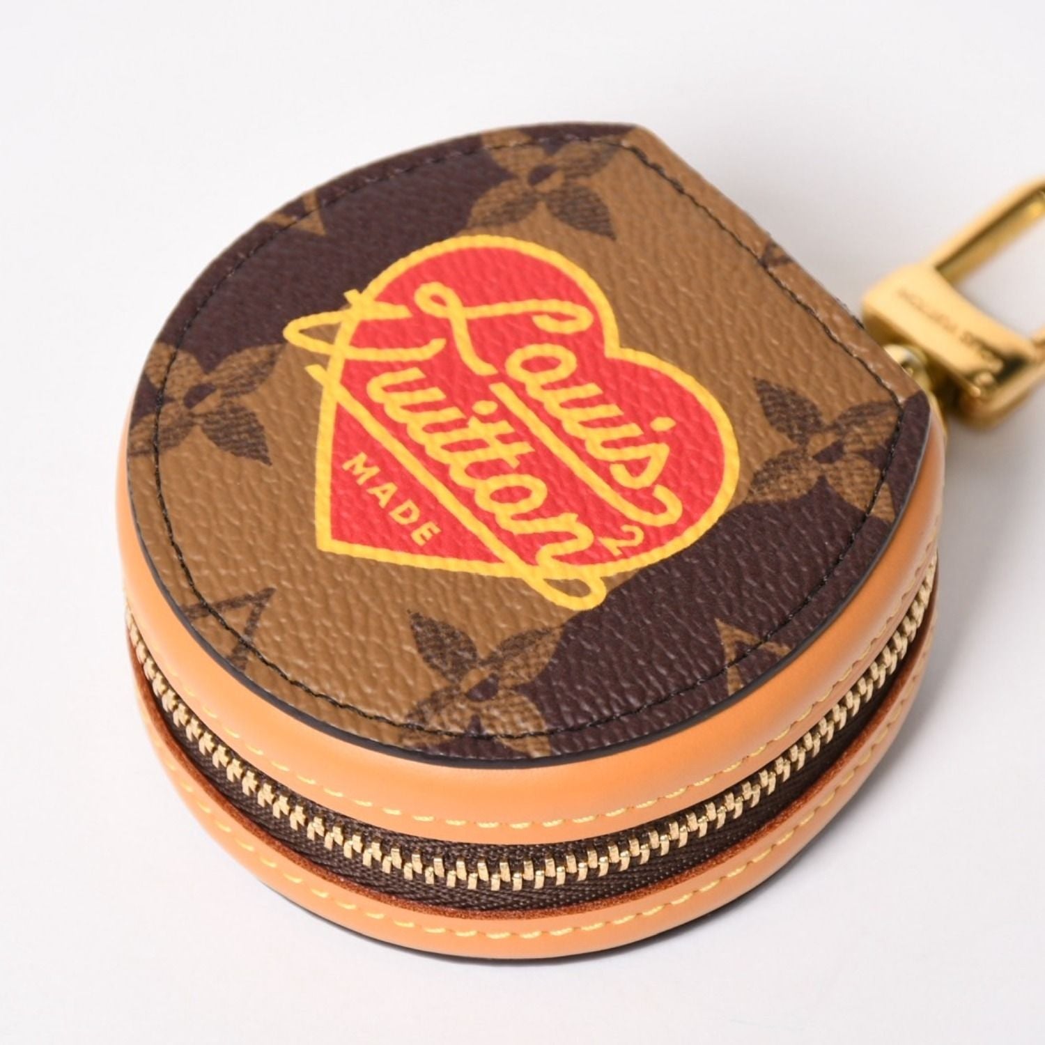 Louis Vuitton NIGO Earphones Pouch Monogram Stripe Brown — view 4