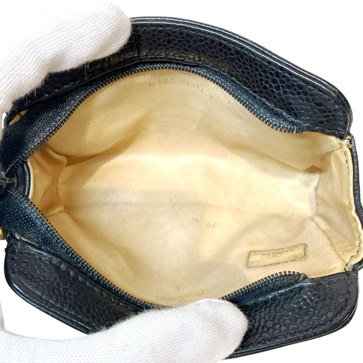 Chanel Cosmetic Pouch CC Logo Caviar Leather — view 5