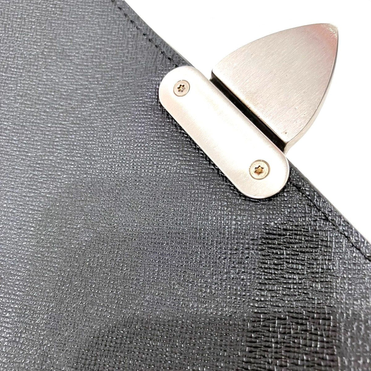 Louis Vuitton Robusto 1 Taiga Business Bag Leather — view 7