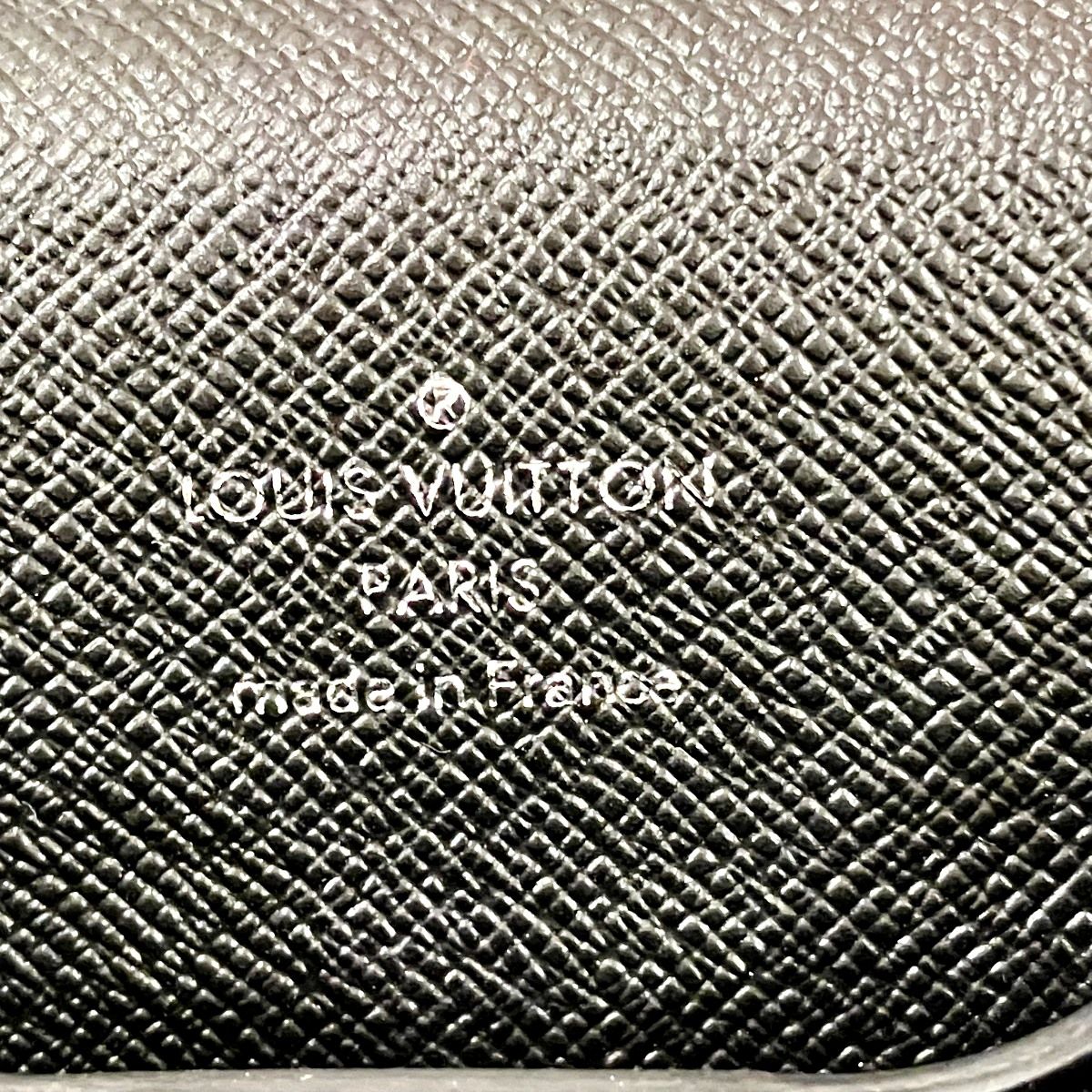 Louis Vuitton Robusto 1 Taiga Business Bag Leather — view 4
