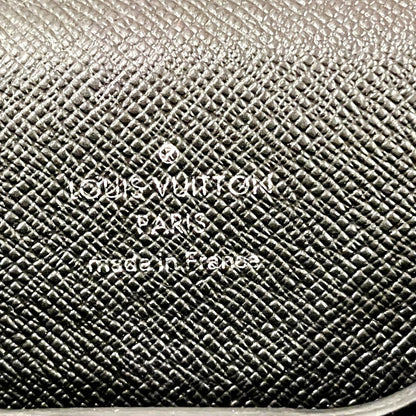 Louis Vuitton Robusto 1 Taiga Business Bag Leather — view 4