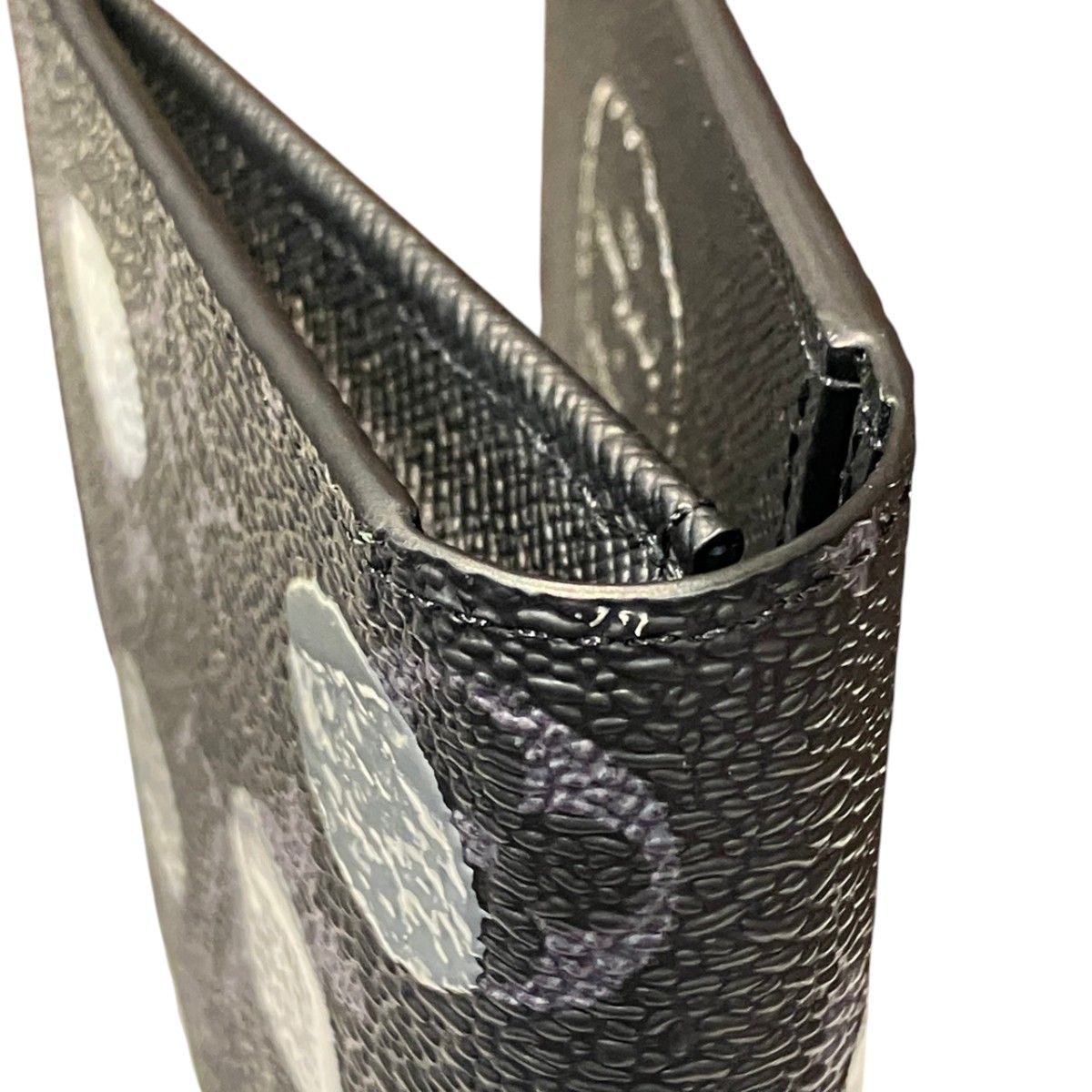 Louis Vuitton Portefeuille Brazza Yayoi Kusama Collaboration Monogram Eclipse — view 8