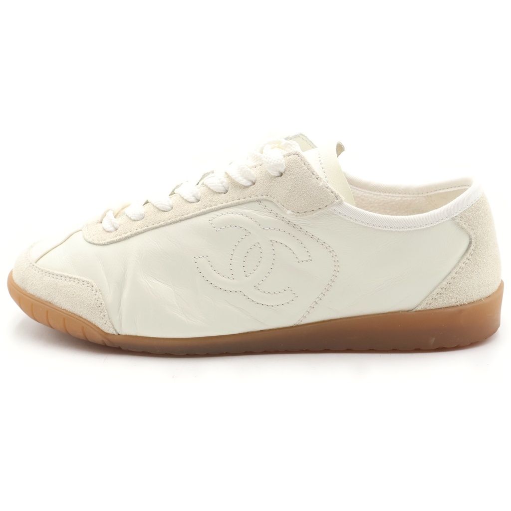 Chanel CC Logo Low-Cut Leather Sneakers White