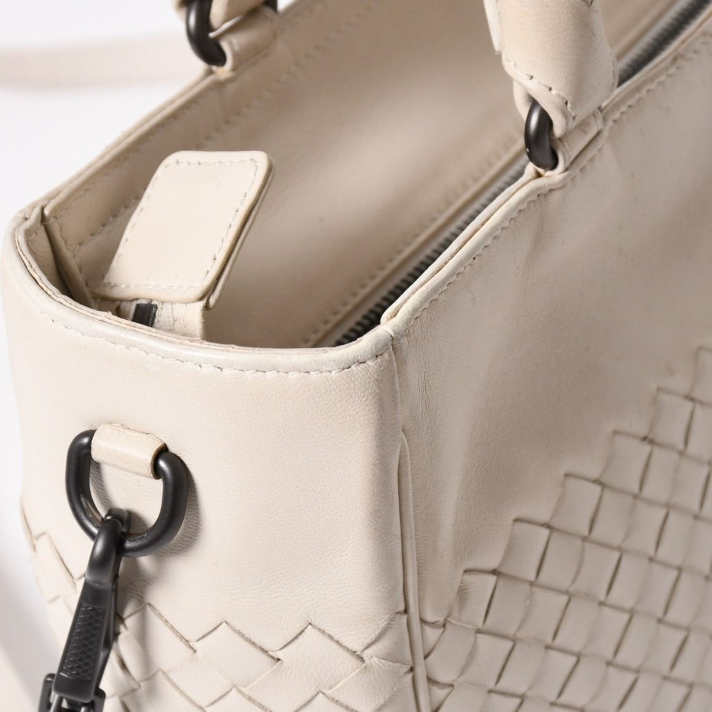 Bottega Veneta Intrecciato 2-Way Shoulder Bag Off White Black — view 6