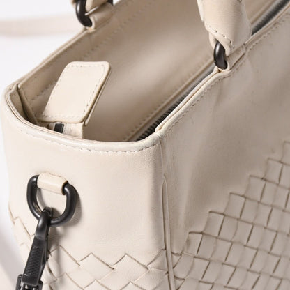 Bottega Veneta Intrecciato 2-Way Shoulder Bag Off White Black — view 6