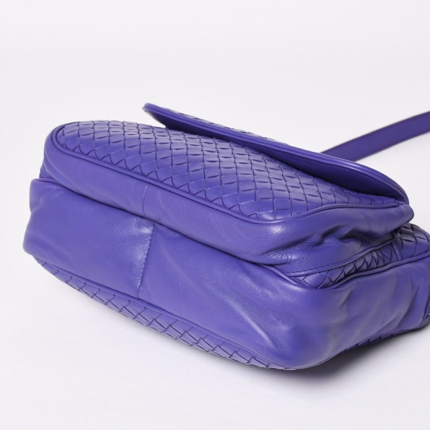 Bottega Veneta Intrecciato Nappa Messenger Shoulder Bag Leather Lambskin Purple — view 6