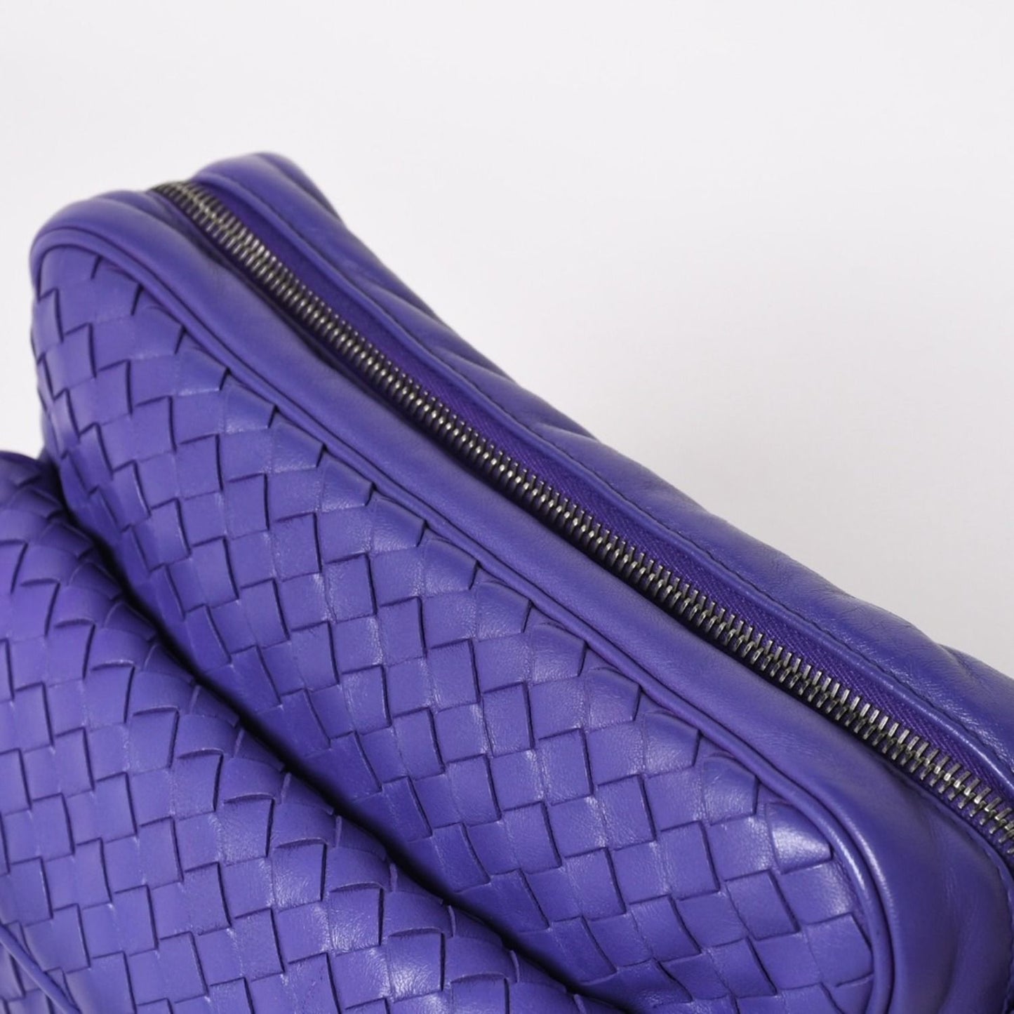 Bottega Veneta Intrecciato Nappa Messenger Shoulder Bag Leather Lambskin Purple — view 5