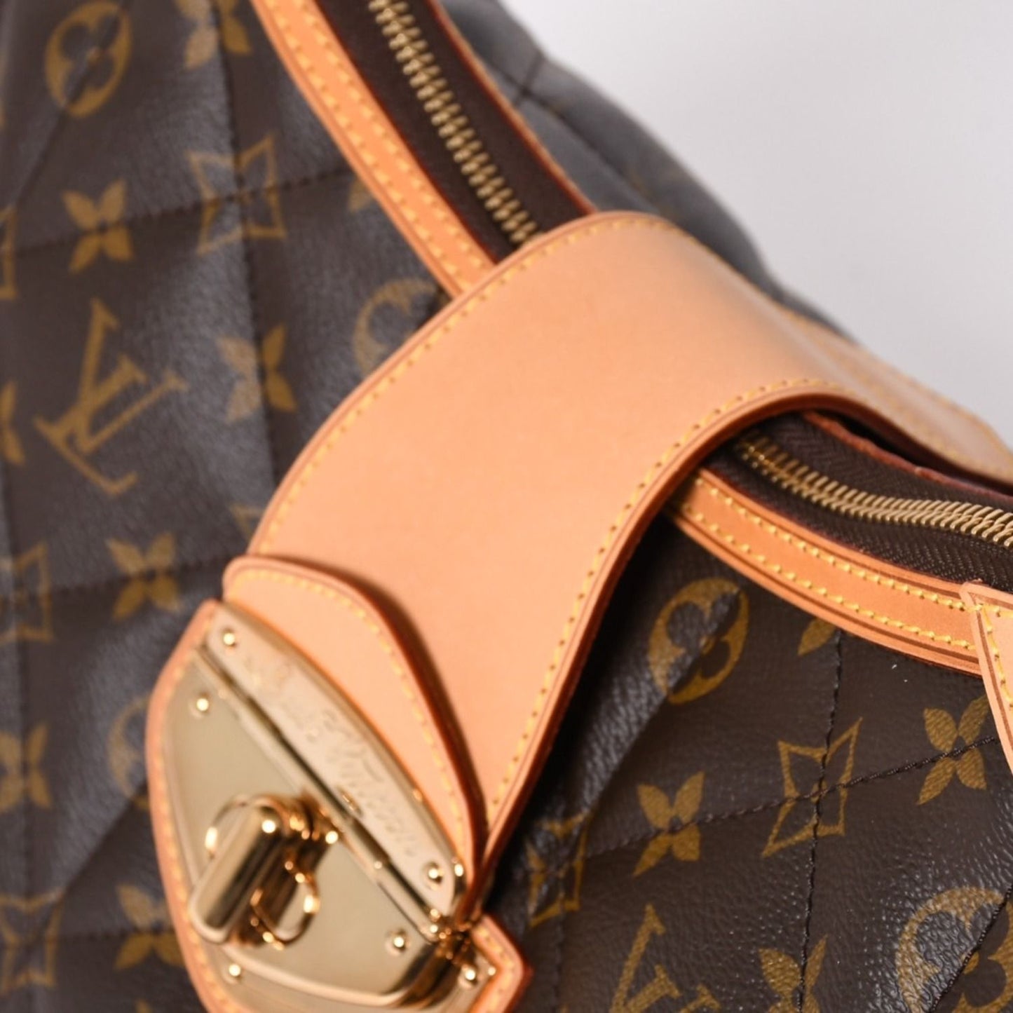 Louis Vuitton Monogram City Bag GM Bag Gold — view 7