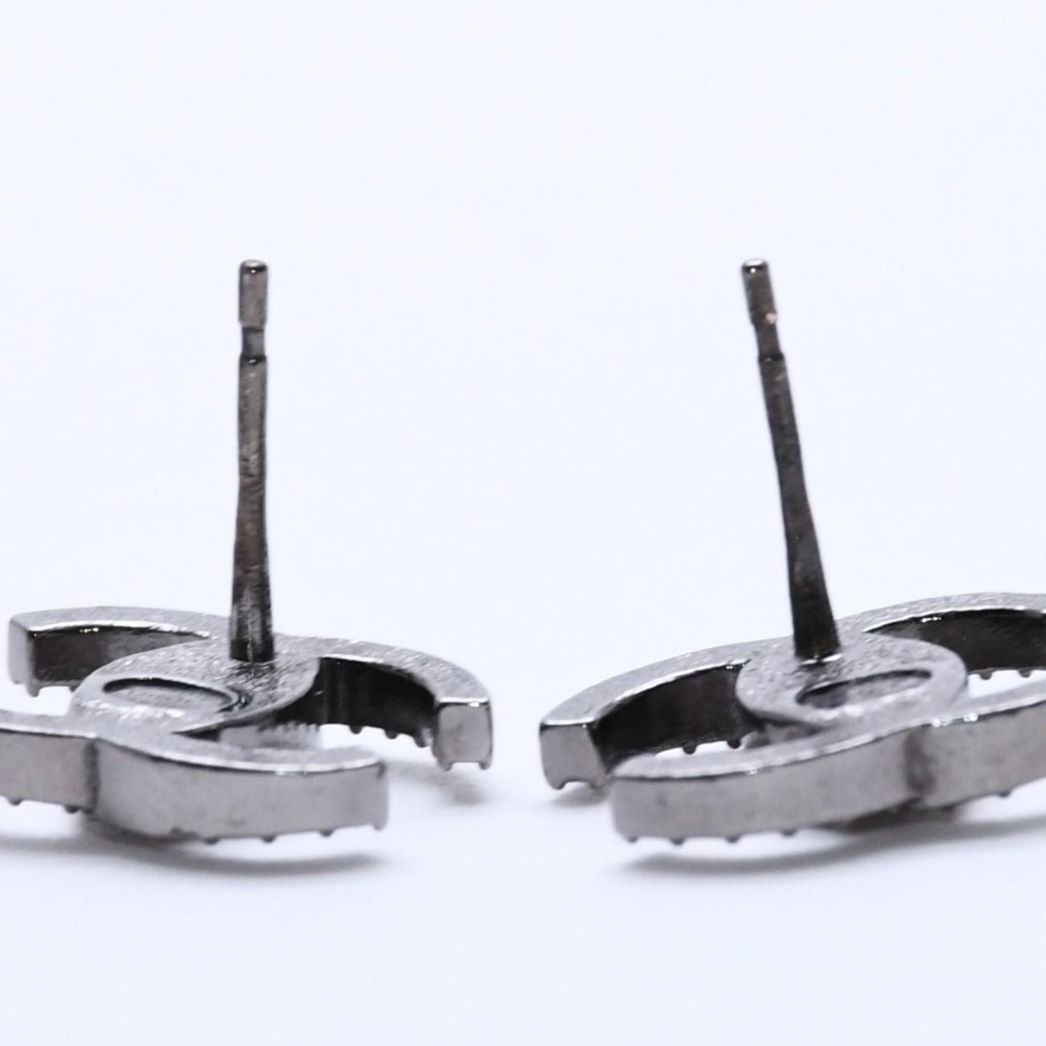 Chanel CC Logo Earrings 21 Rhinestone Metal Gunmetal Clear — view 7