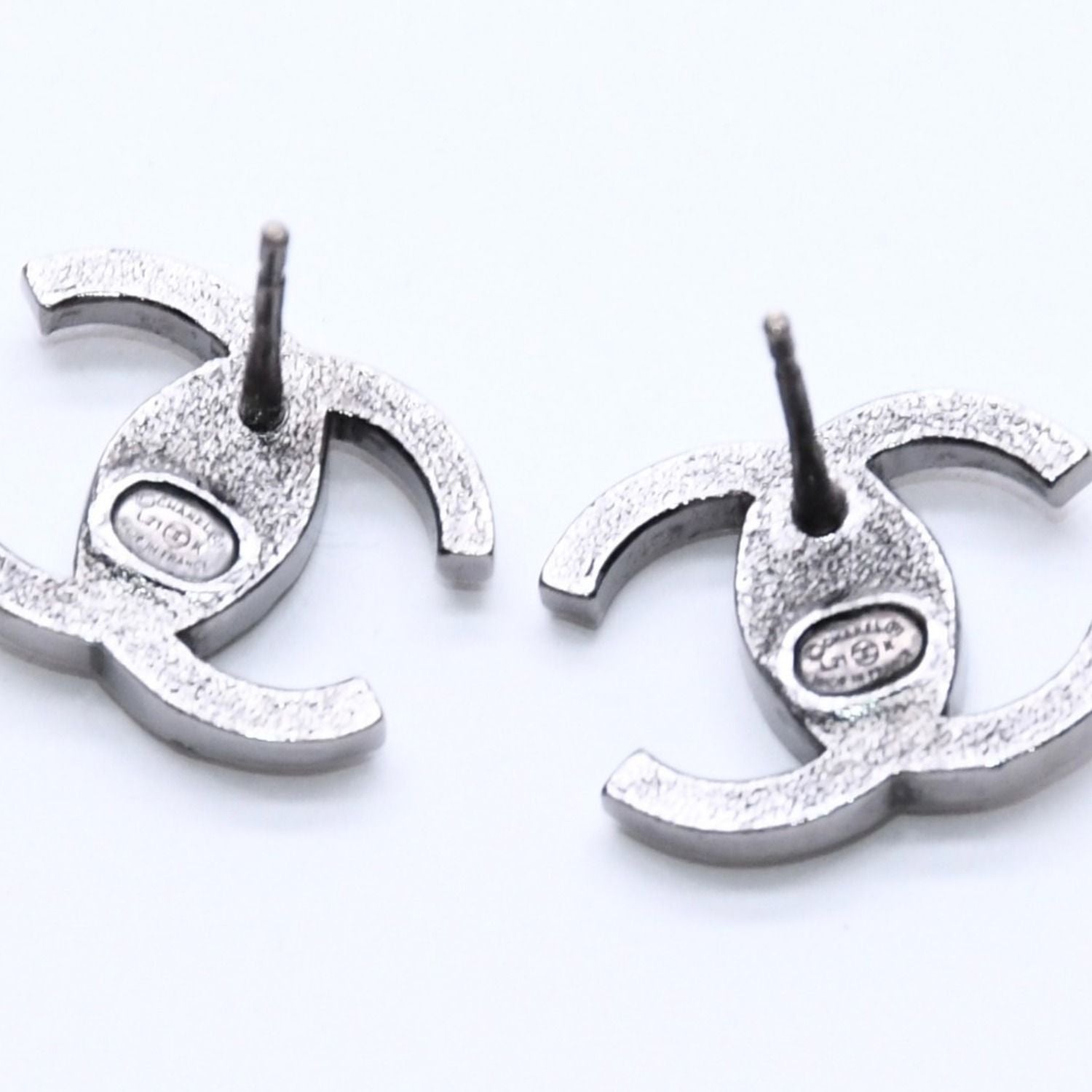 Chanel CC Logo Earrings 21 Rhinestone Metal Gunmetal Clear — view 6