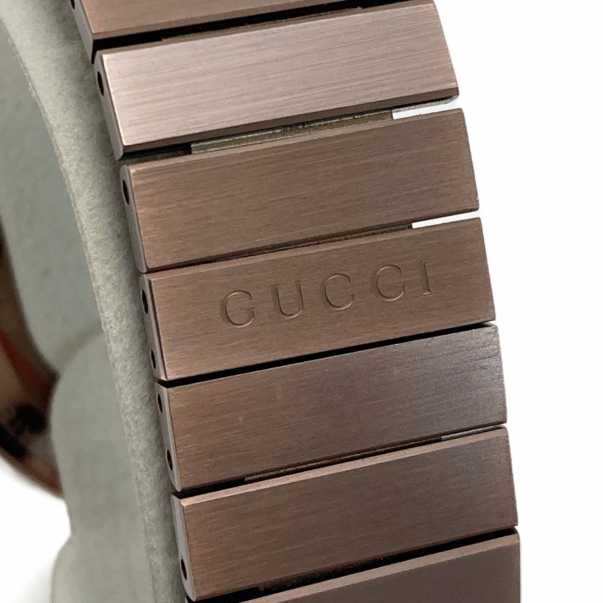 Gucci Interlocking G 133.3 Gray Quartz Watch Instruction Manual — view 5