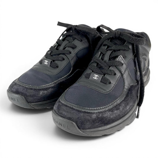 Chanel Suede Leather With CC Logo Low-Cut Sneakers Black